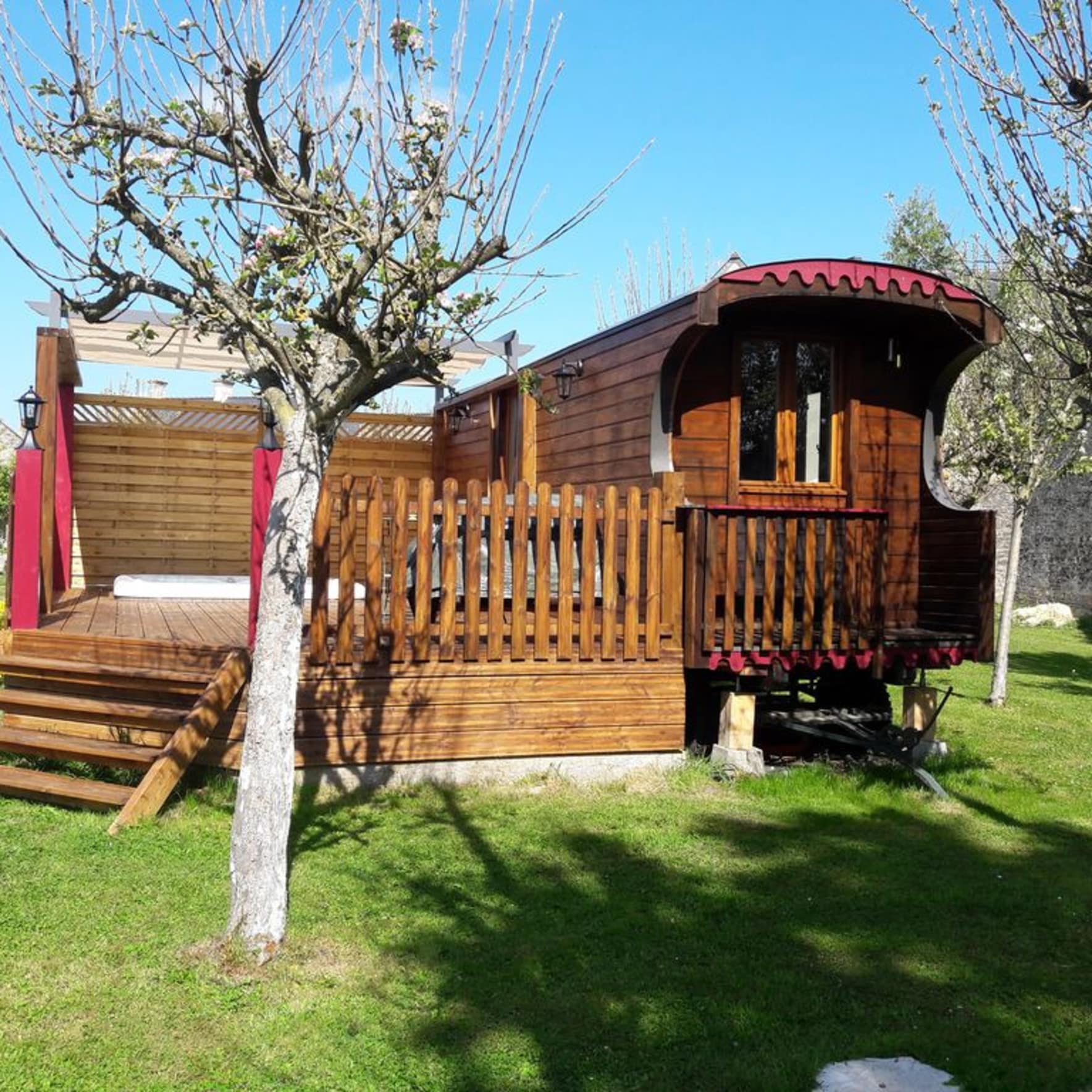 Roulotte avec jacuzzi privatif, Normandie