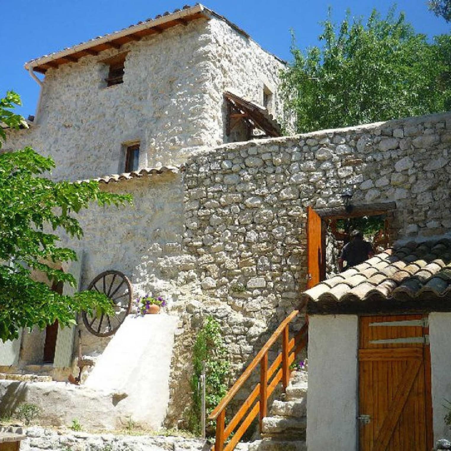 La location d’un grand gîte au soleil est l’assurance de vacances agréables