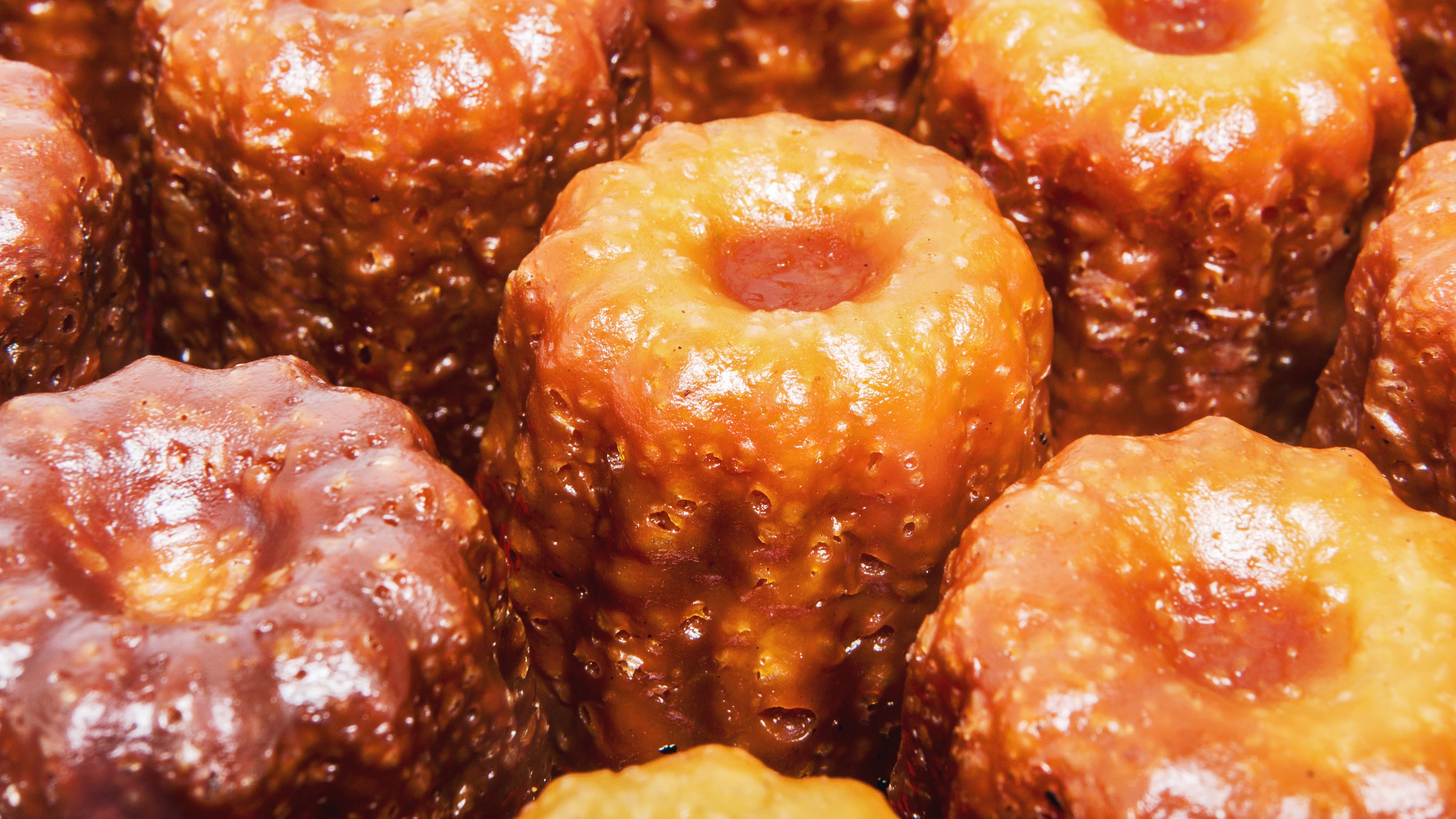 Canelés bordelais