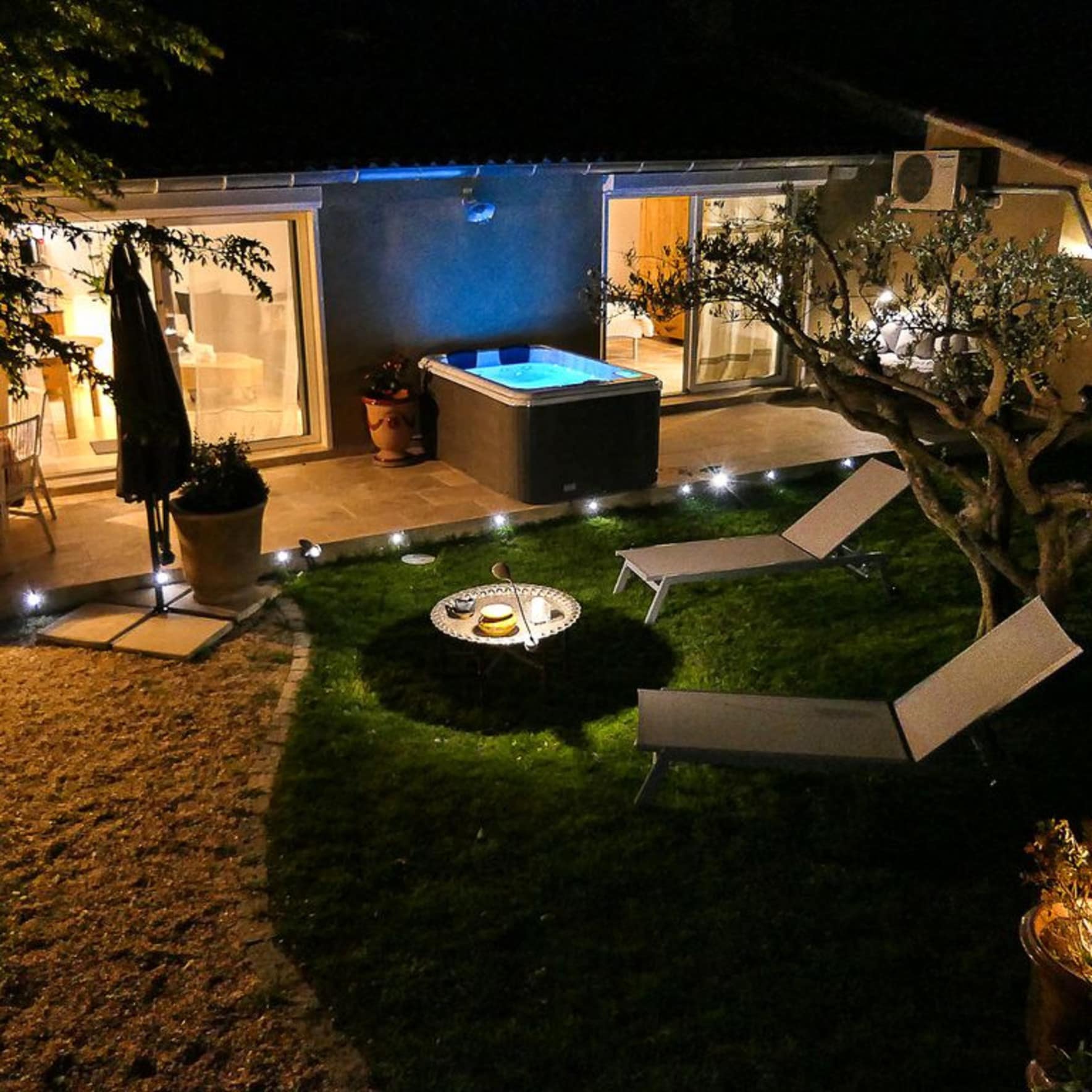 Maison en Provence avec jacuzzi privatif sur la terrasse
