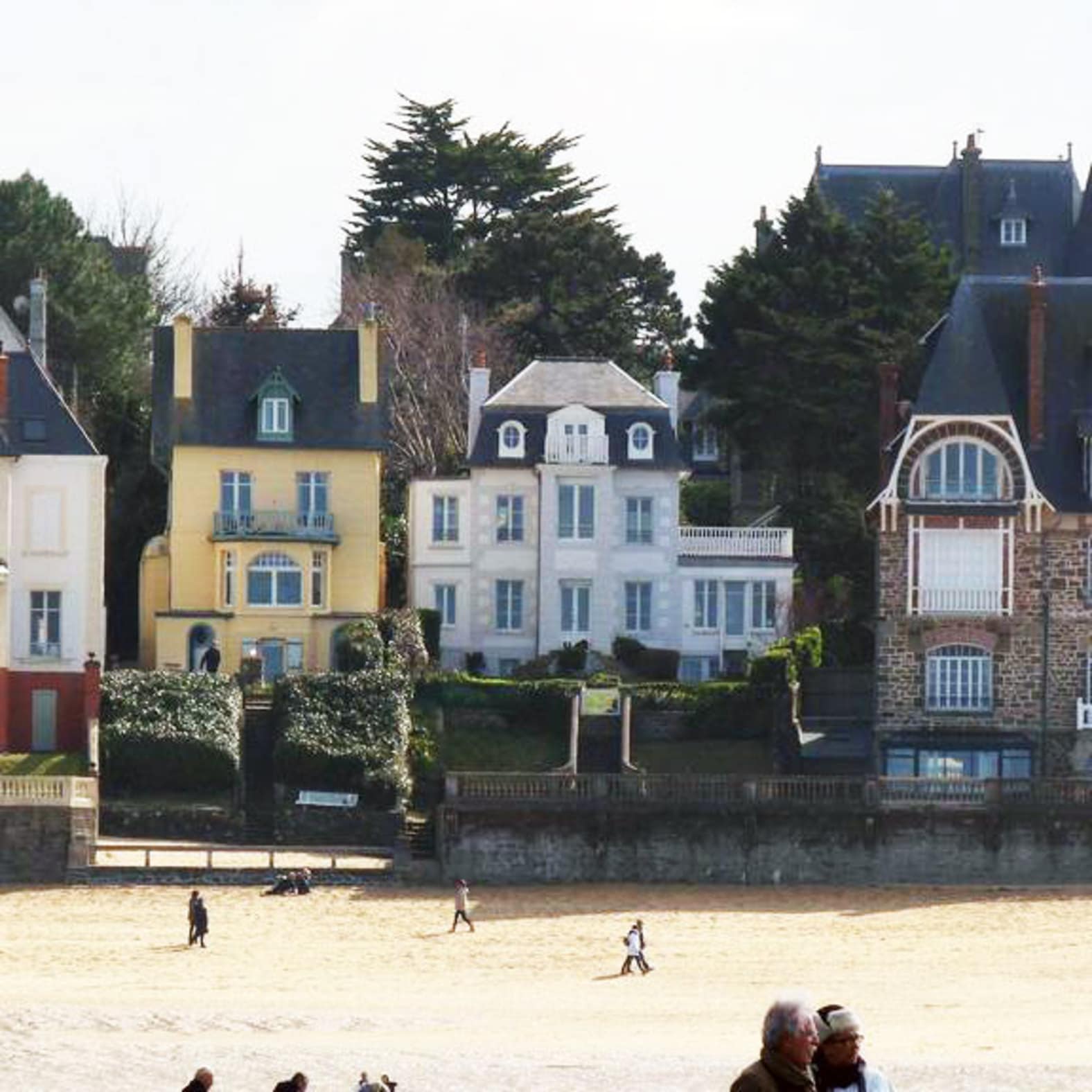 Location de vacances en Bretagne : sur les traces de la Belle Époque dans une villa à Dinard