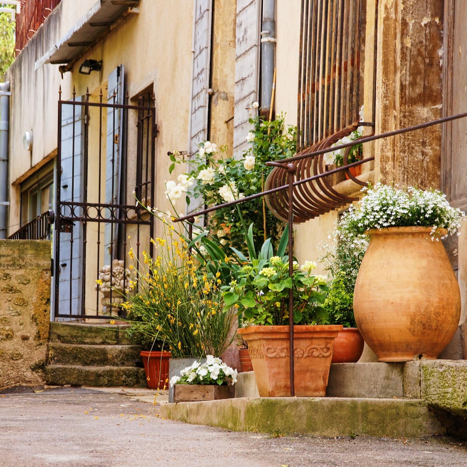 Vue sur une maison typique de Provence, France