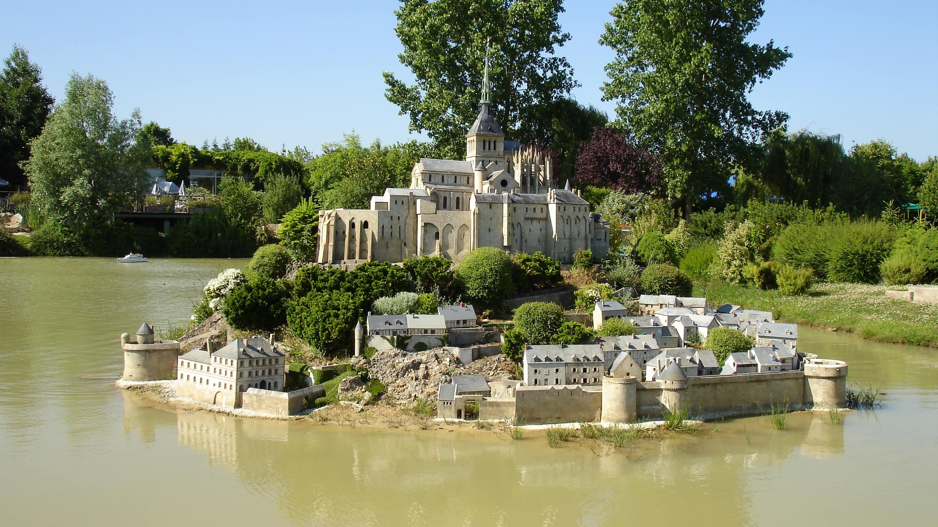 Mont-Saint-Michel en miniature dans le parc France Miniature dans les Yvelines