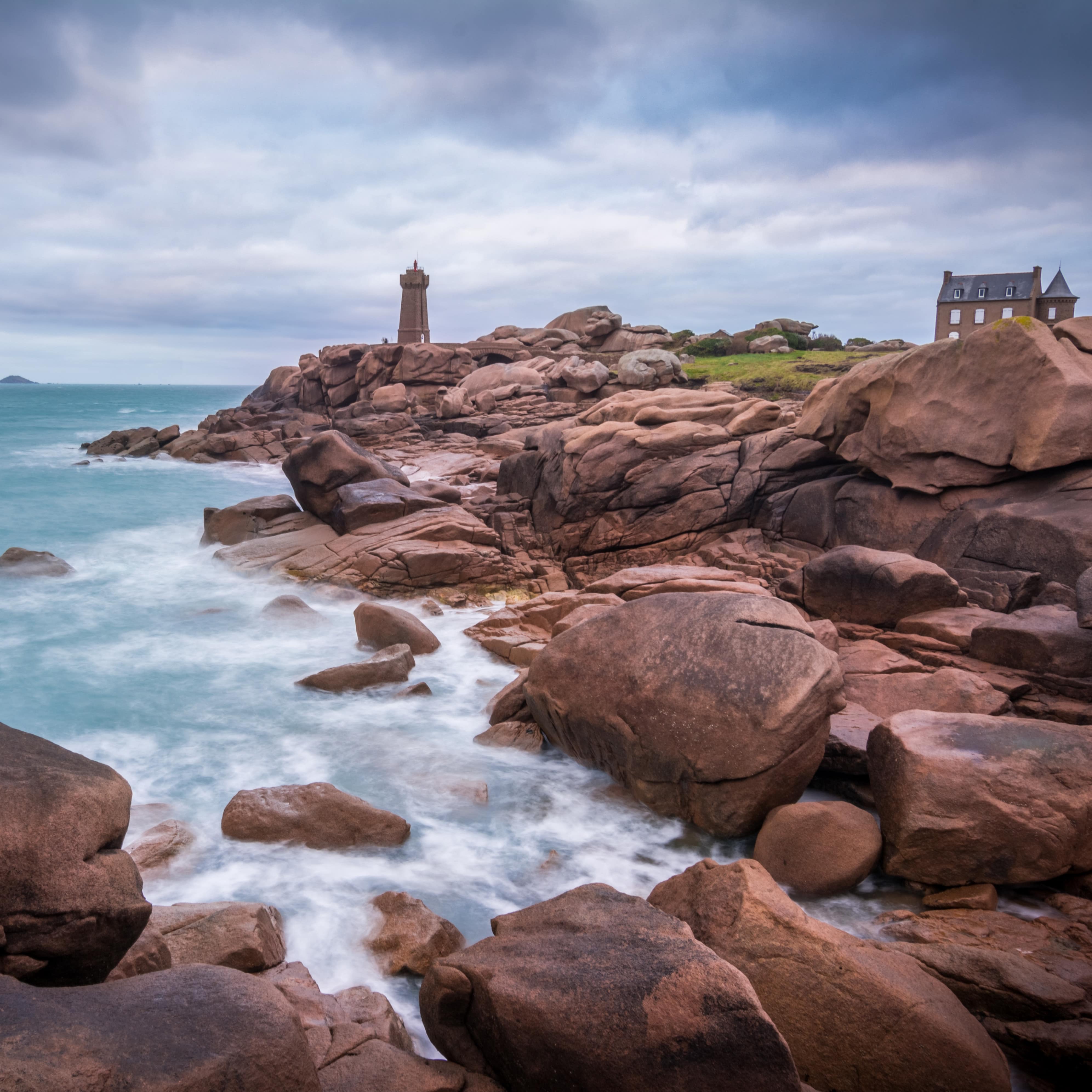 Côte de granit rose, Bretagne, mer, rochers, phare, location week end mer