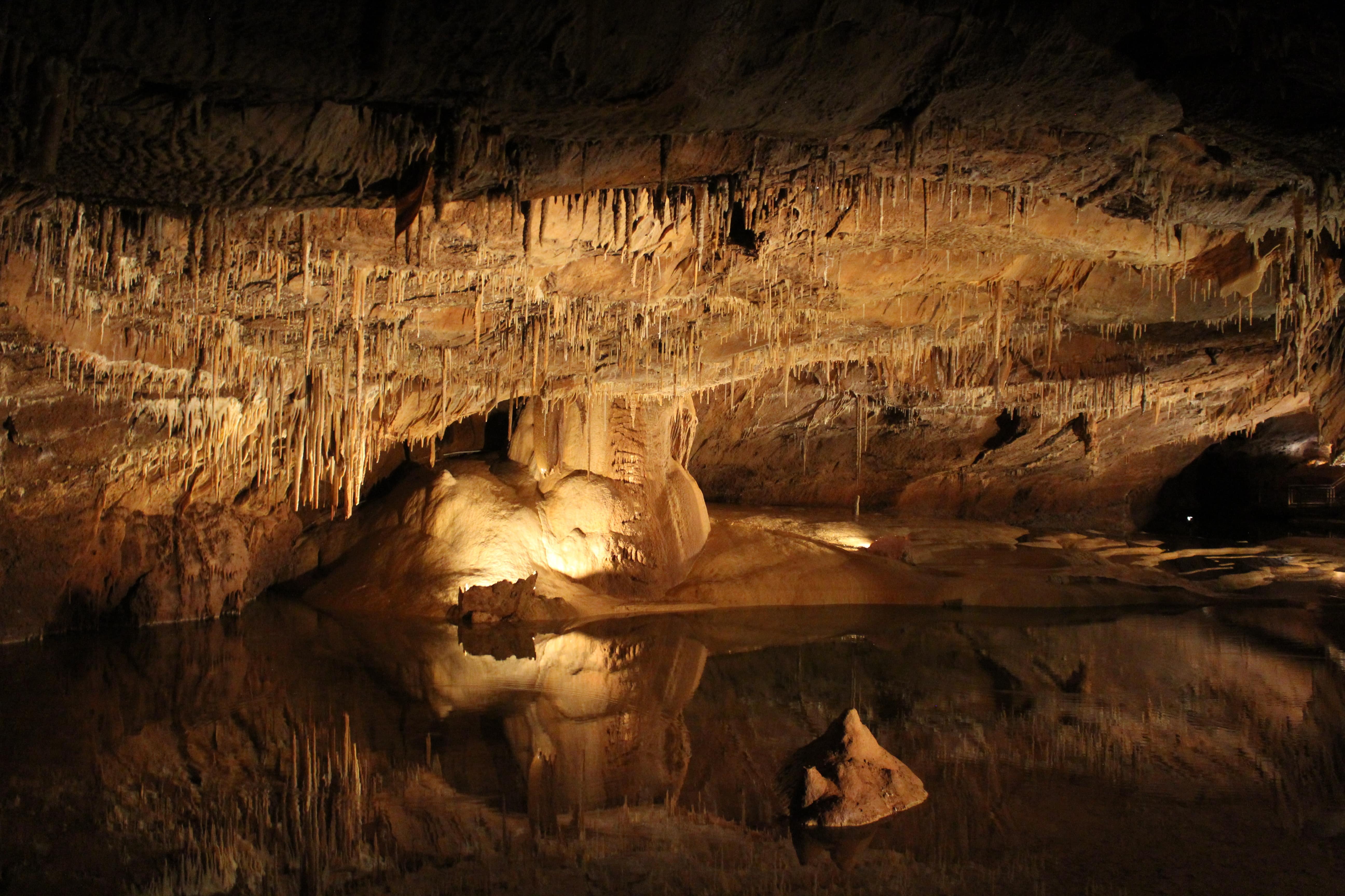 10 des plus belles grottes de France