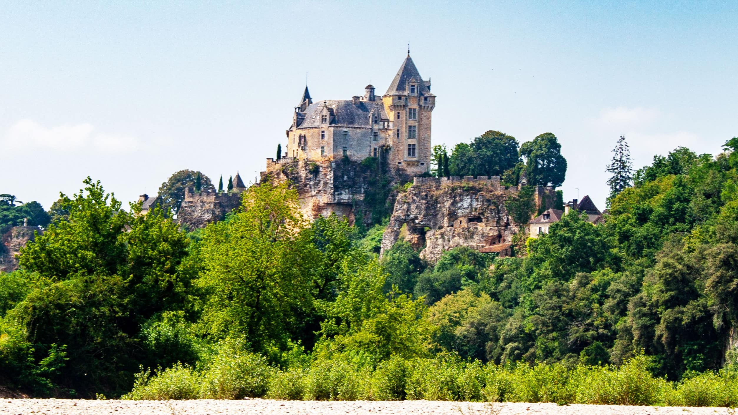 Location de vacances en Dordogne au milieu des châteaux