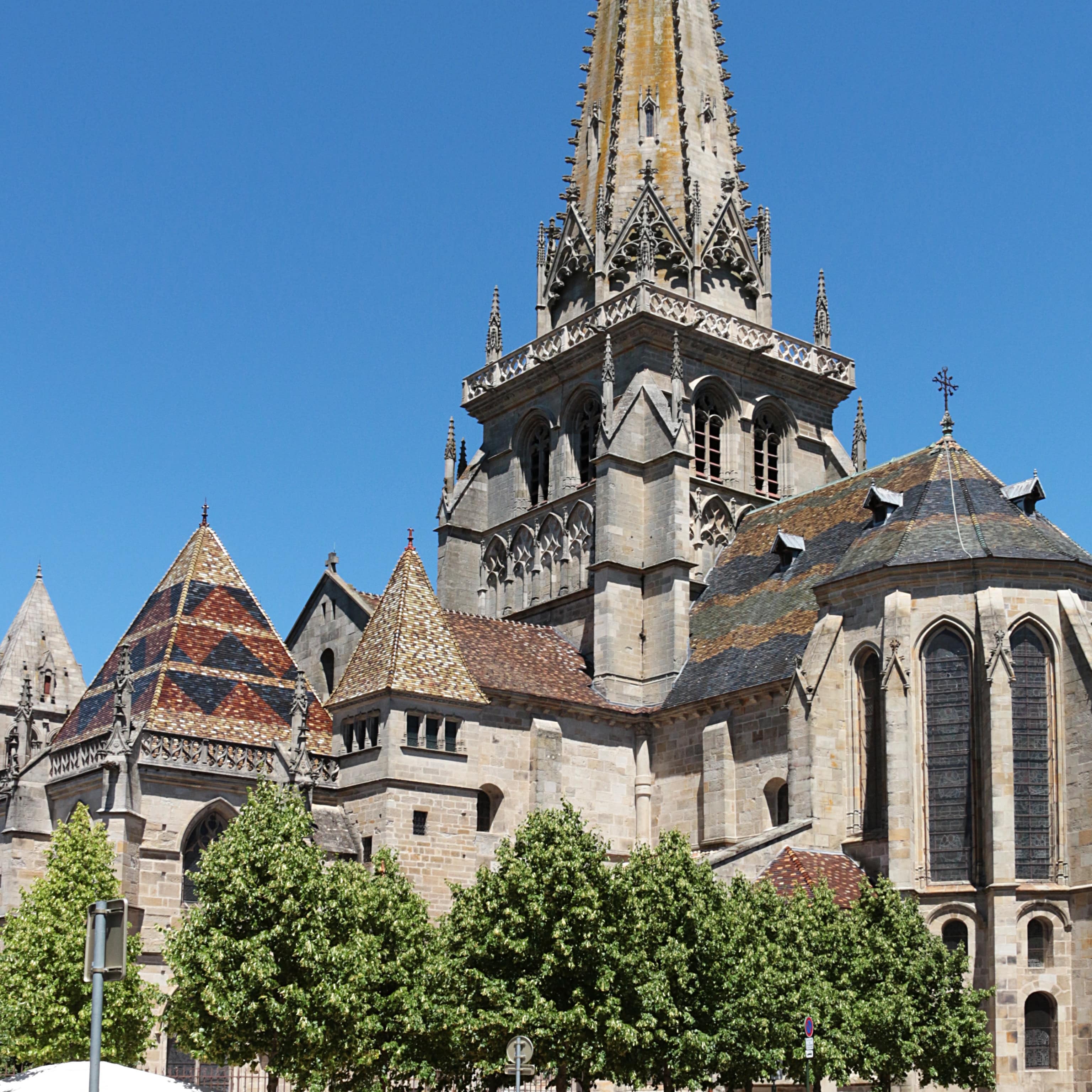 Autun, ville deux fois millénaire, et son tympan