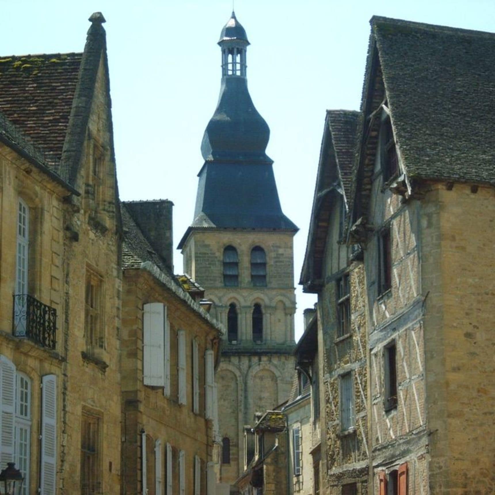 La location de maison en Dordogne, une solution pratique pour un séjour magique à Sarlat.