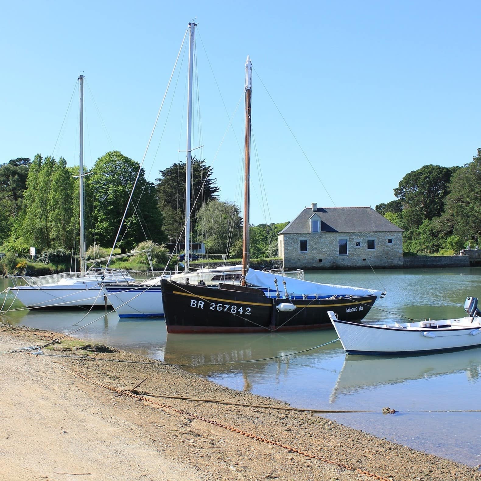 Port de pêche entre mer et rivière