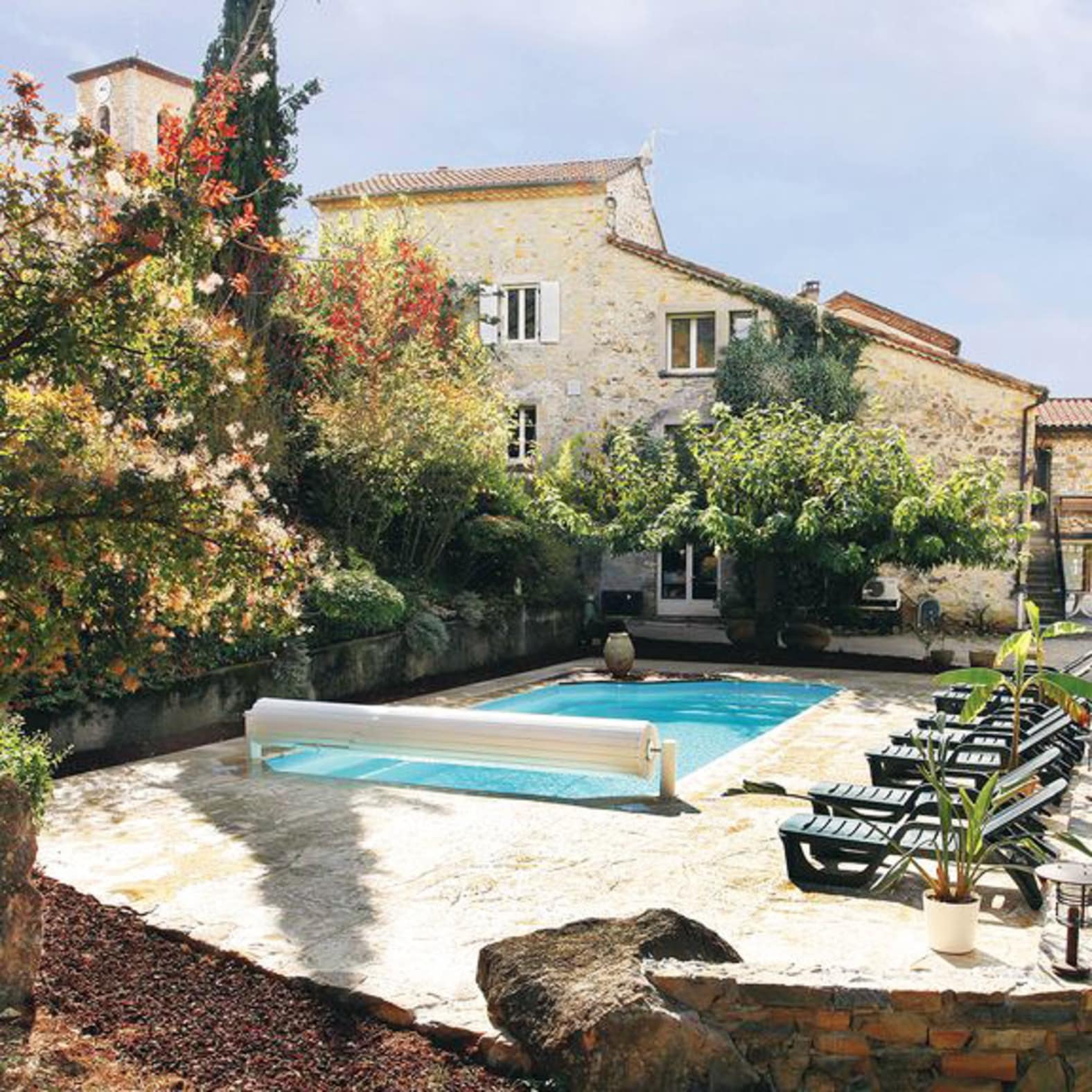 Location de vacances en Ardèche : maison d’hôtes avec piscine