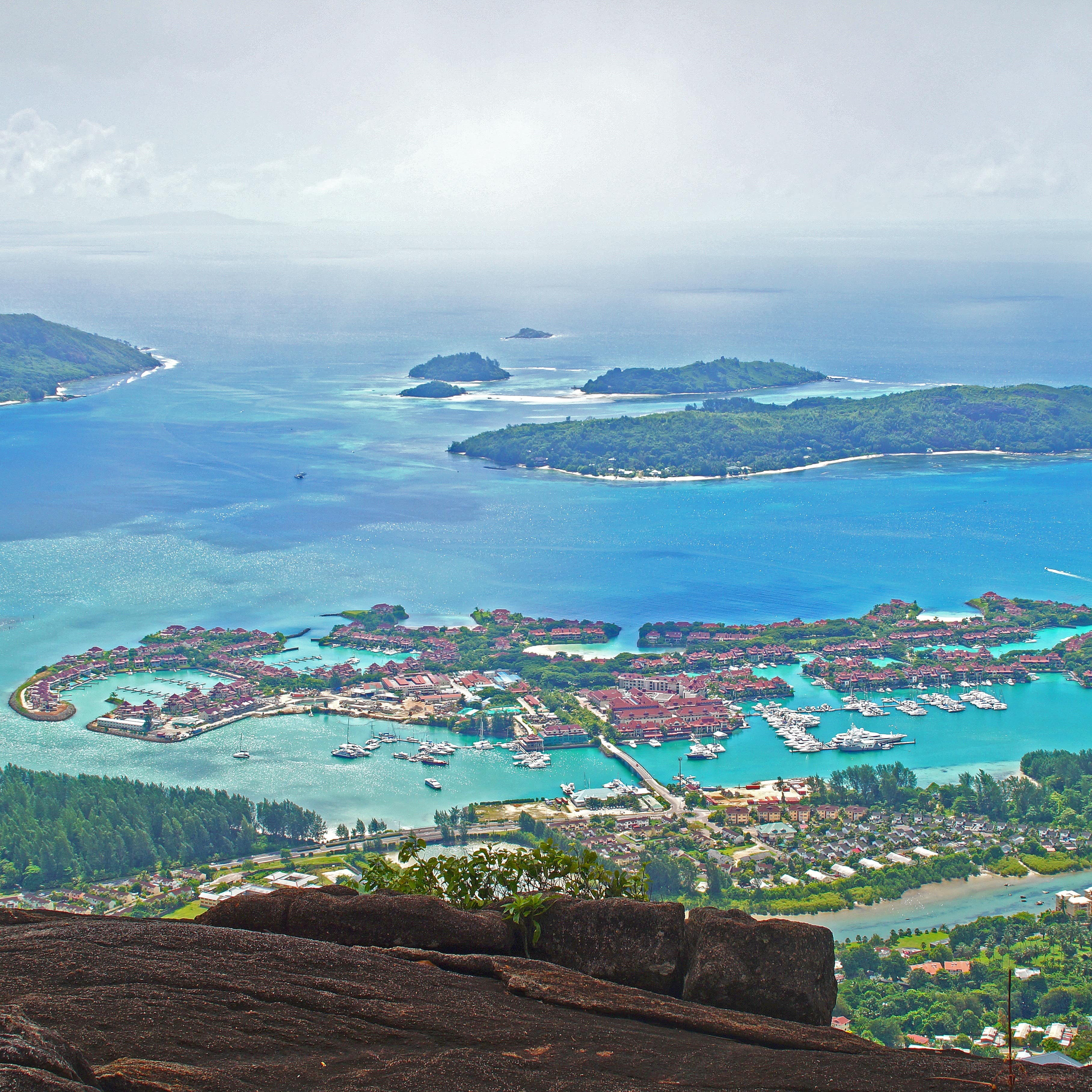 Vue sur la côte des Seychelles