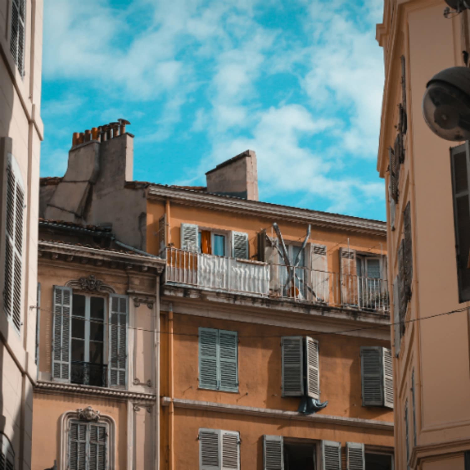 Petite rue typique des Cinq Avenues