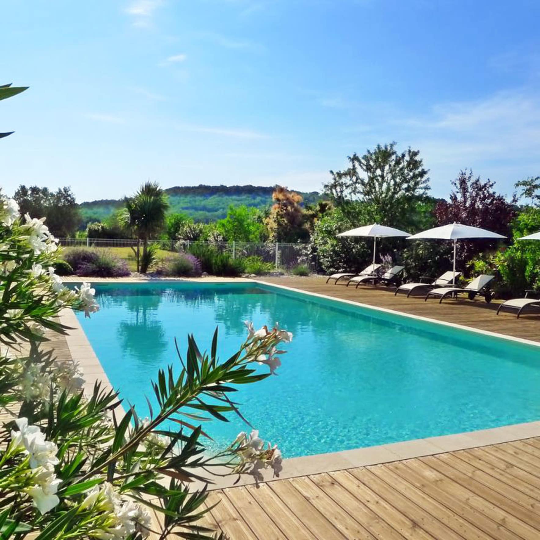 Gîtes du Gard : une chambre d’hôtes avec piscine et jardin