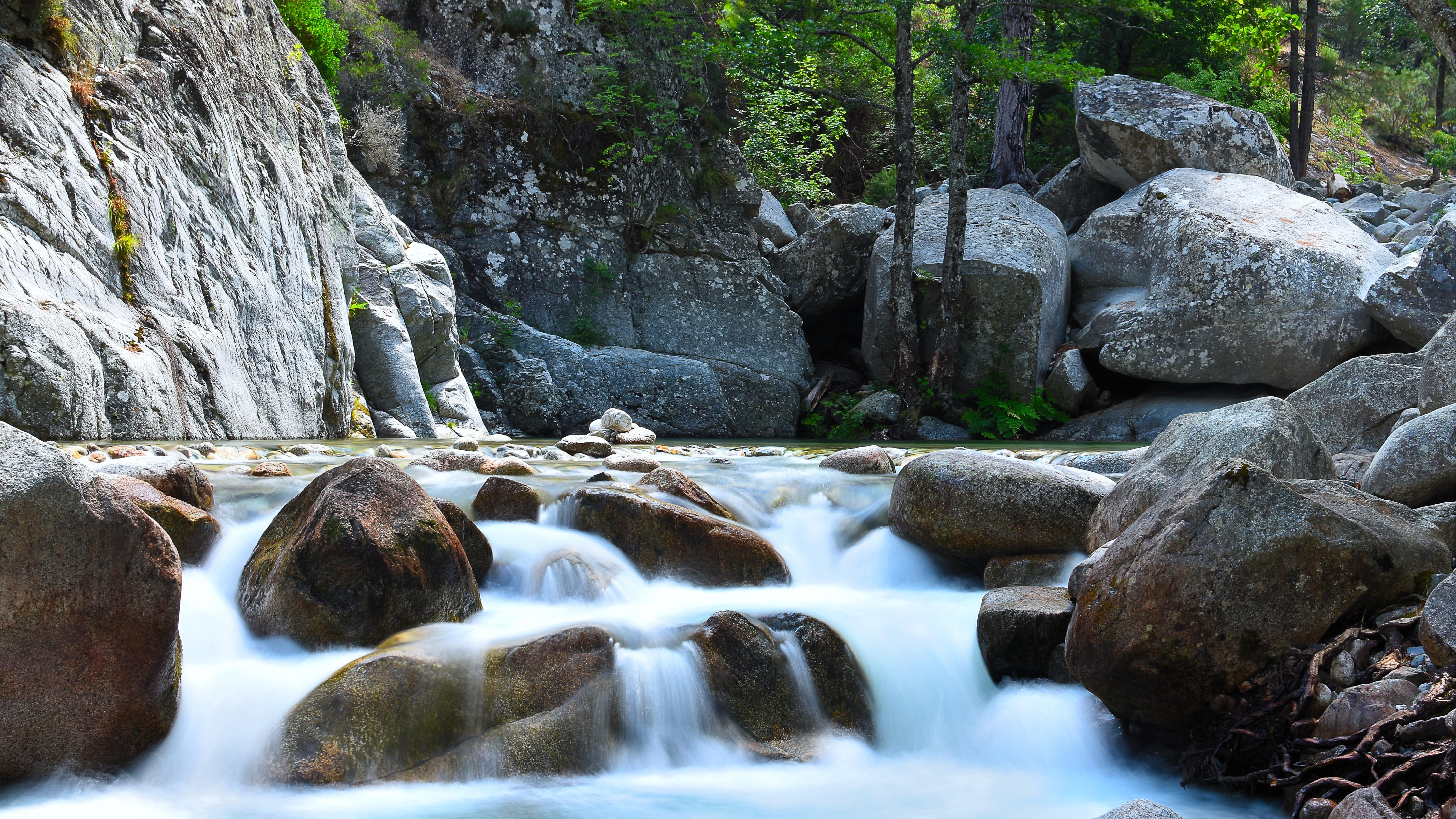 Rivière dans les gorges de la Restonica