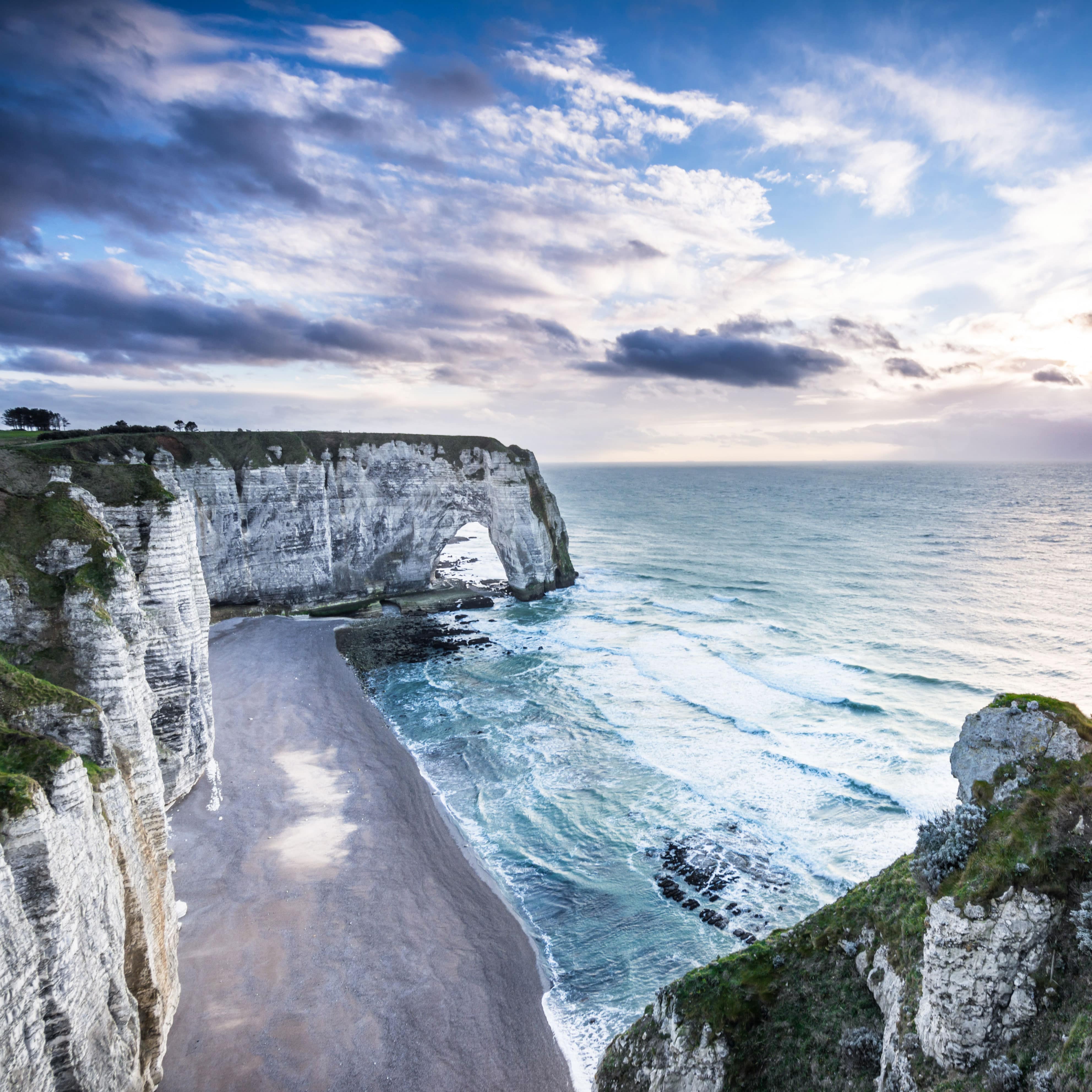 Location de vacances en Normandie : un appartement près des falaises emblématiques d’Étretat
