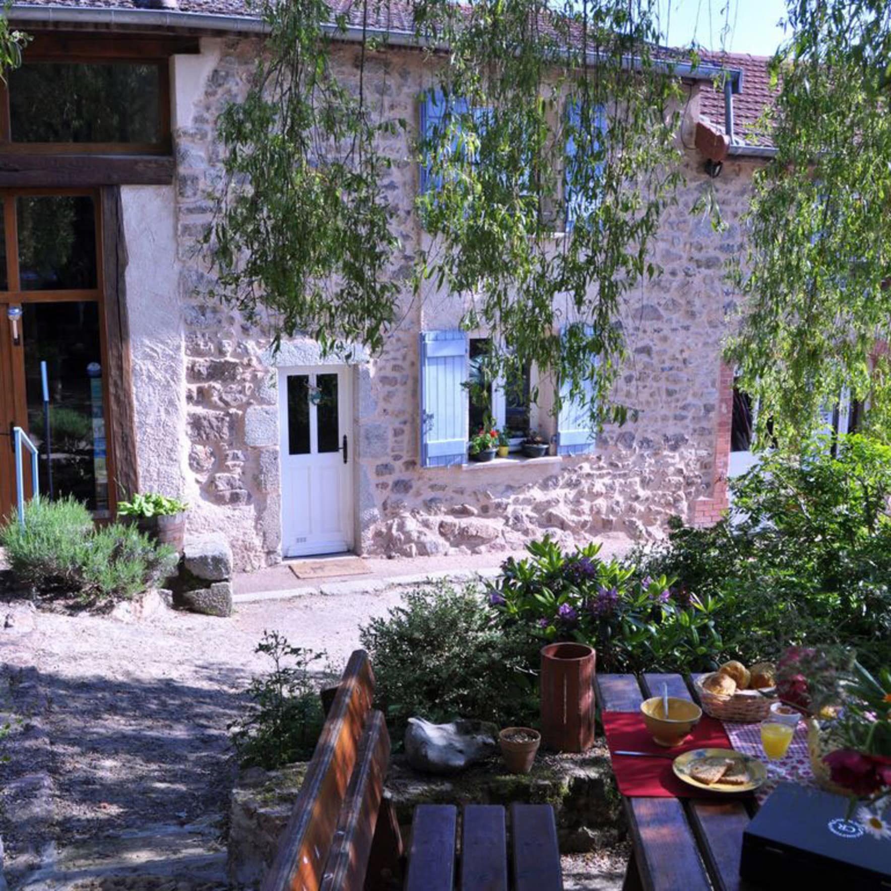 Location de vacances en Auvergne : moments de convivialité et de partage en chambre d’hôtes