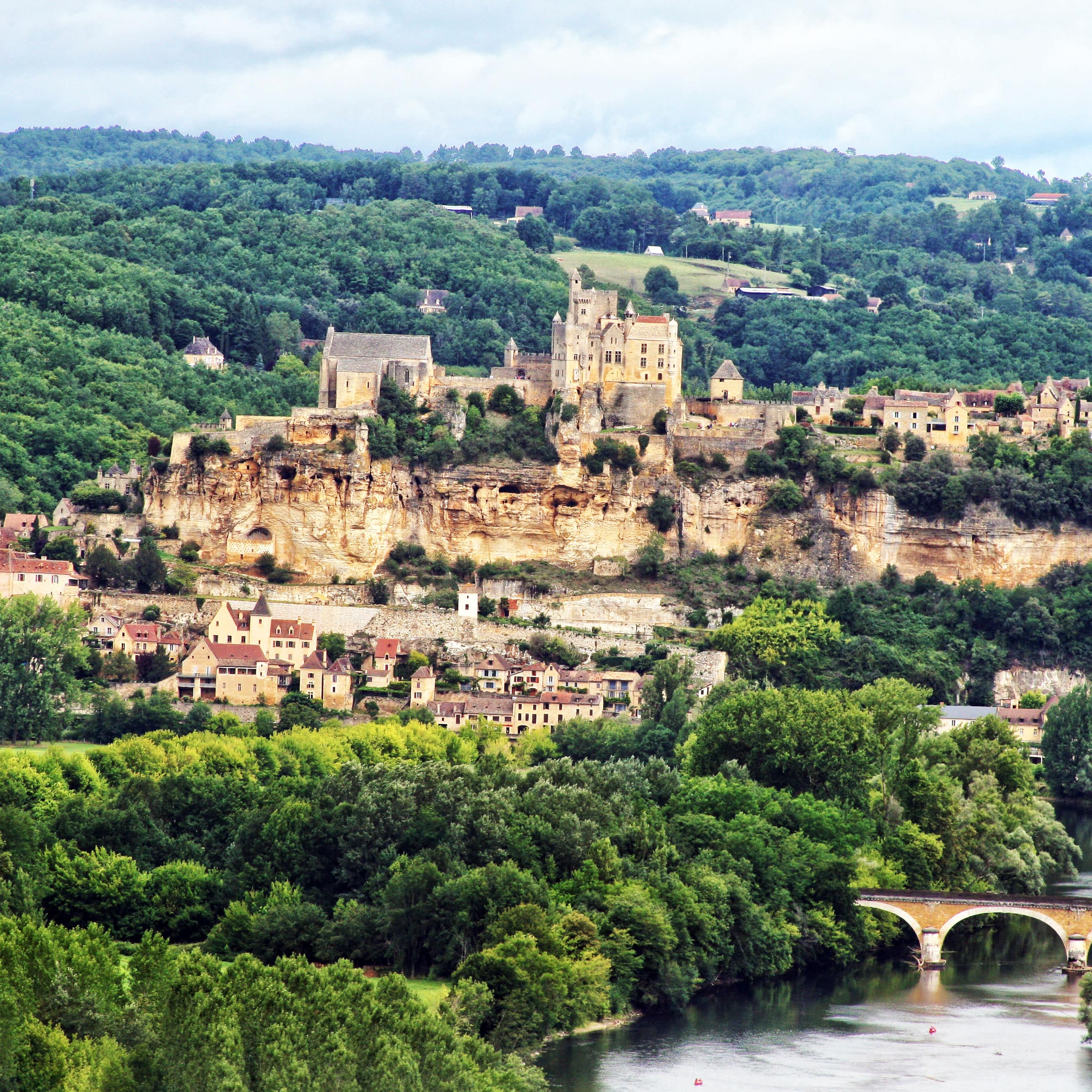 Location de vacances en Dordogne : à la découverte des 1 001 châteaux