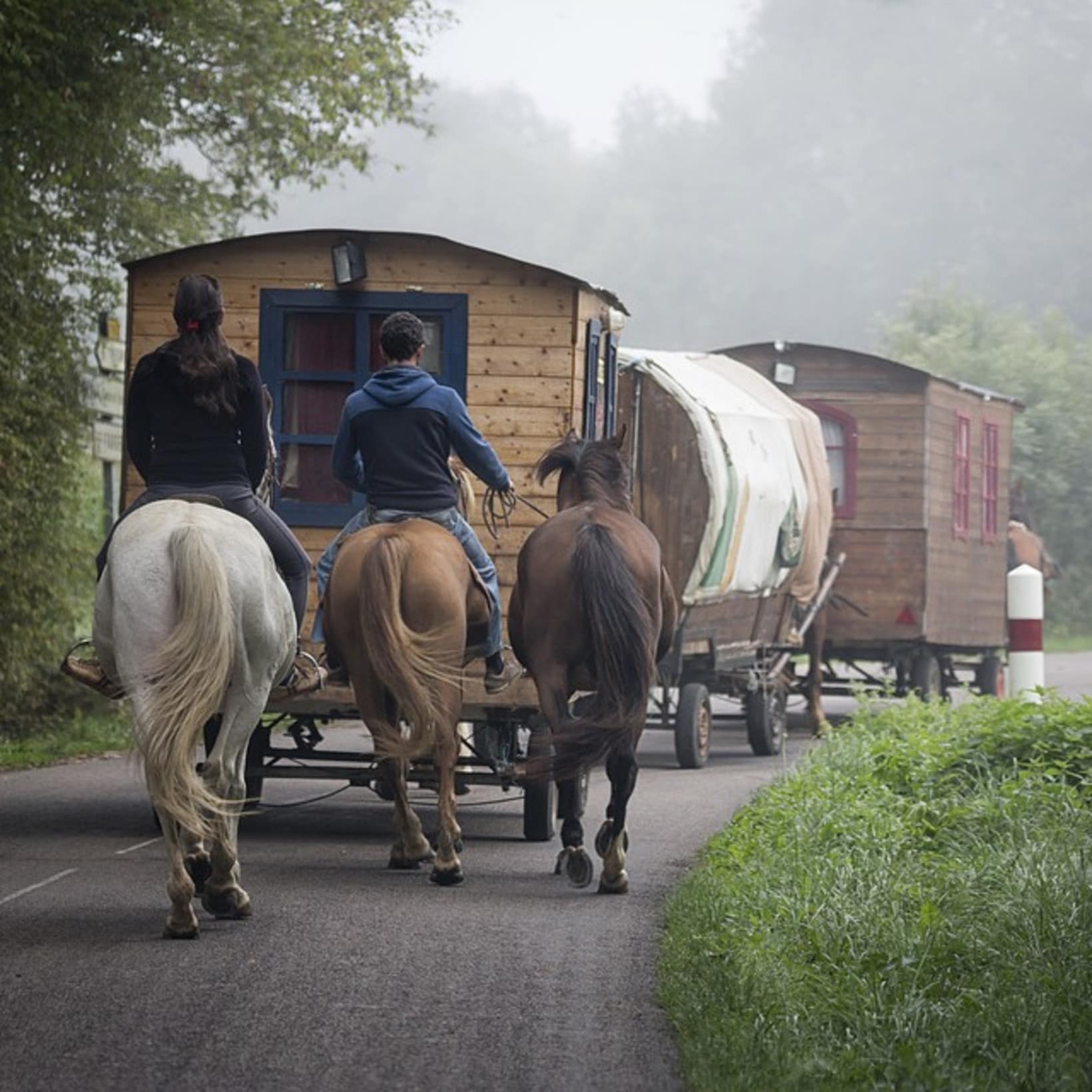 Sur les routes, à cheval et en roulotte