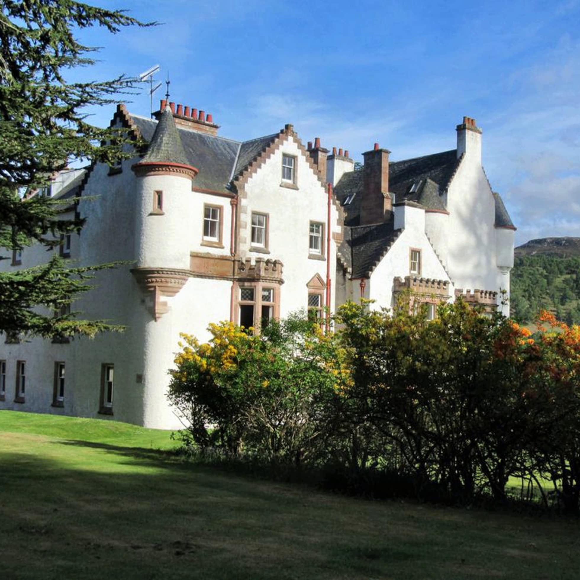 Un château écossais romantique sur un domaine privé à Glen of Strathglass près de la jolie ville de Beauly