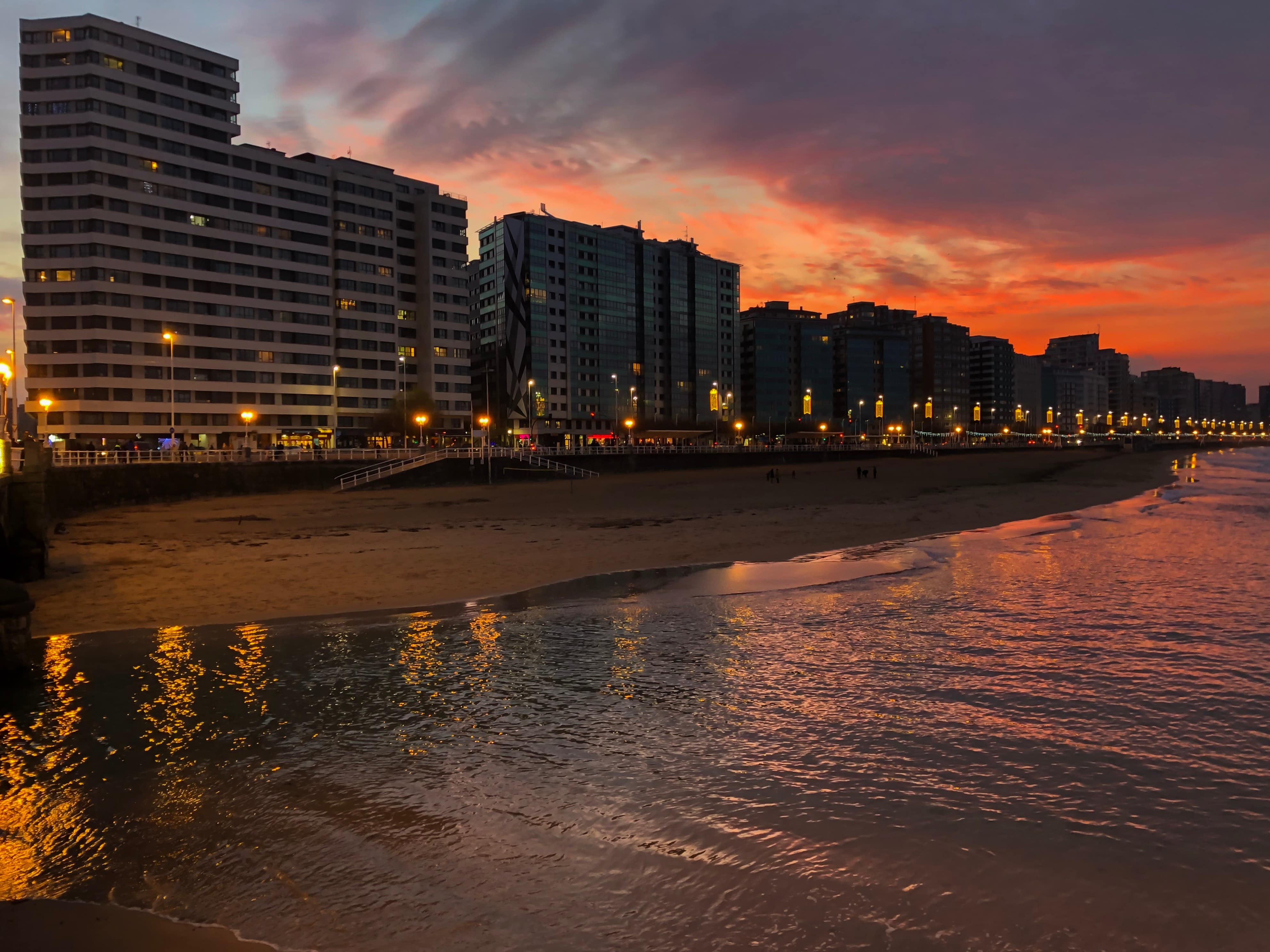 top 10 espagne, Gijon, by Emanuel Munoz on Unsplash