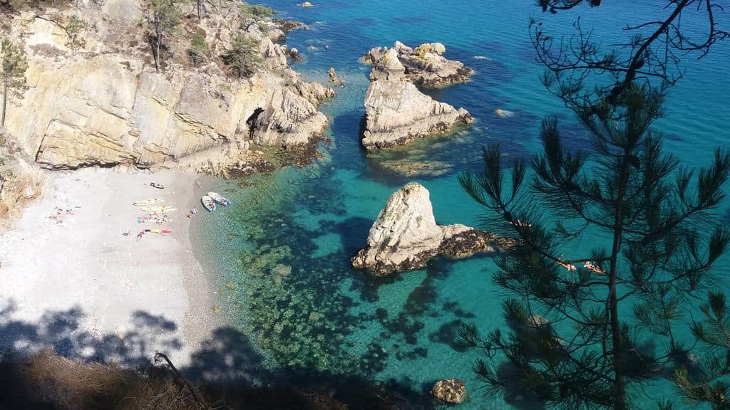 image of morgat beach