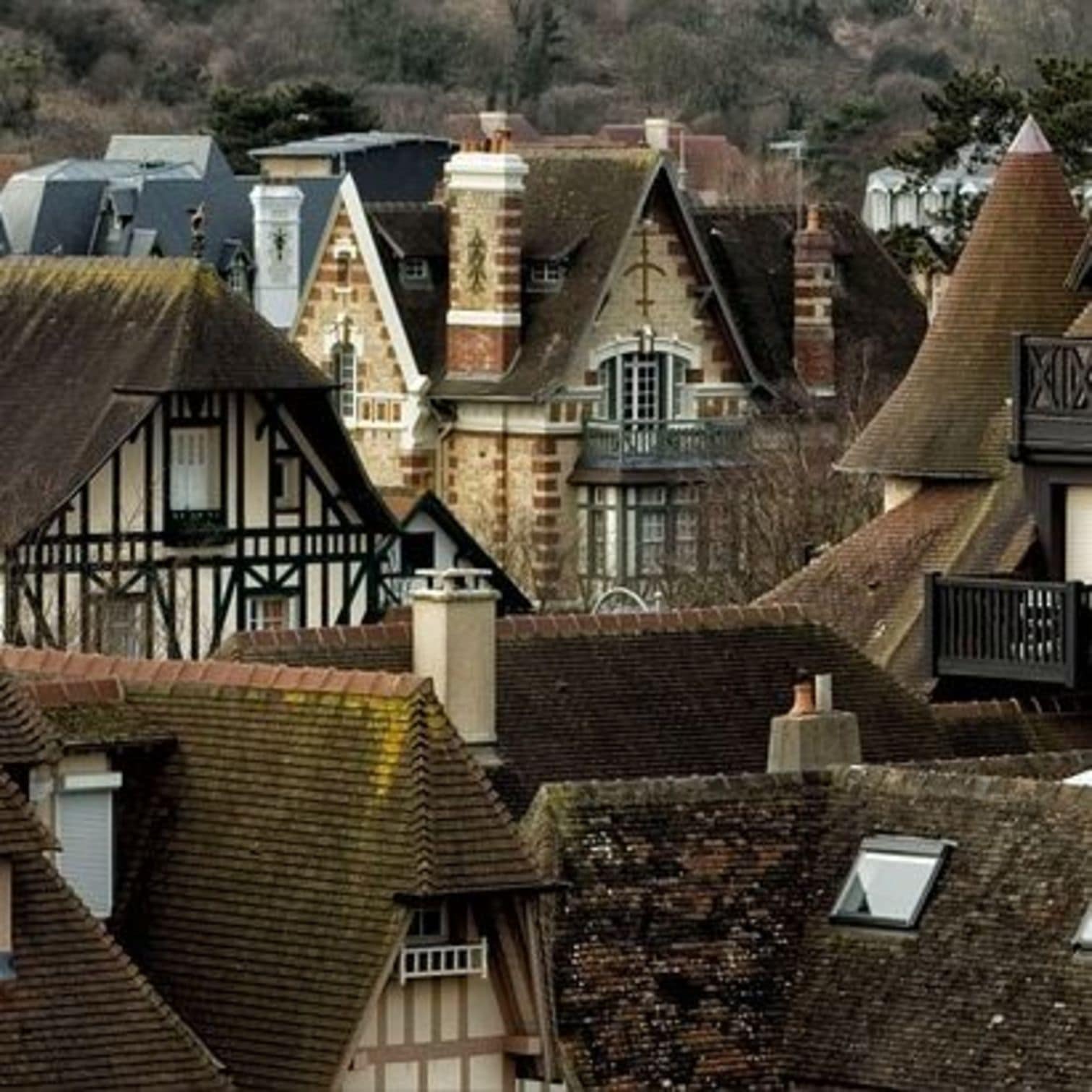 La location de maison dans le Calvados est une solution pratique pour se loger à petit prix dans le faste de Deauville.