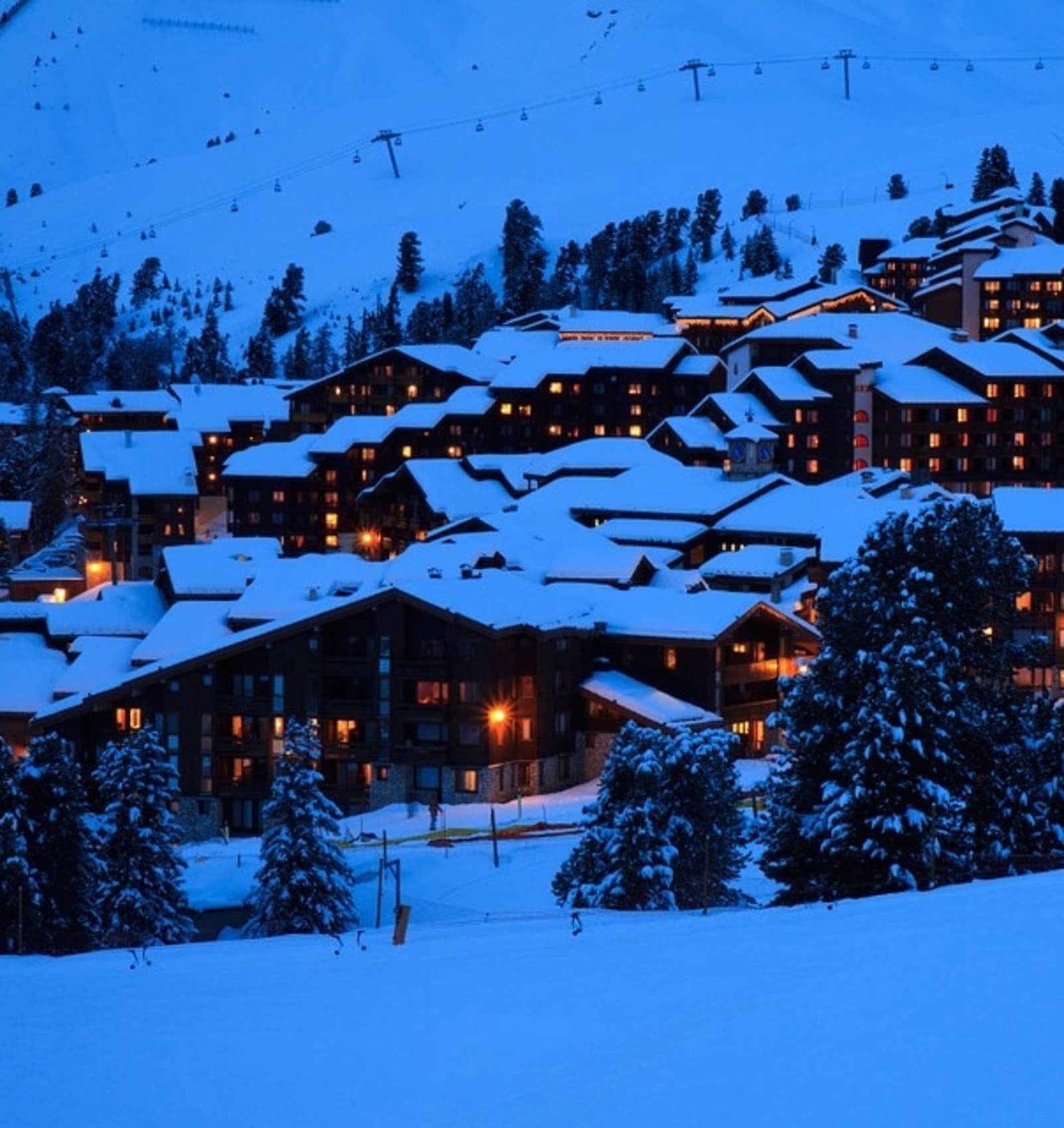 Station alpine de nuit