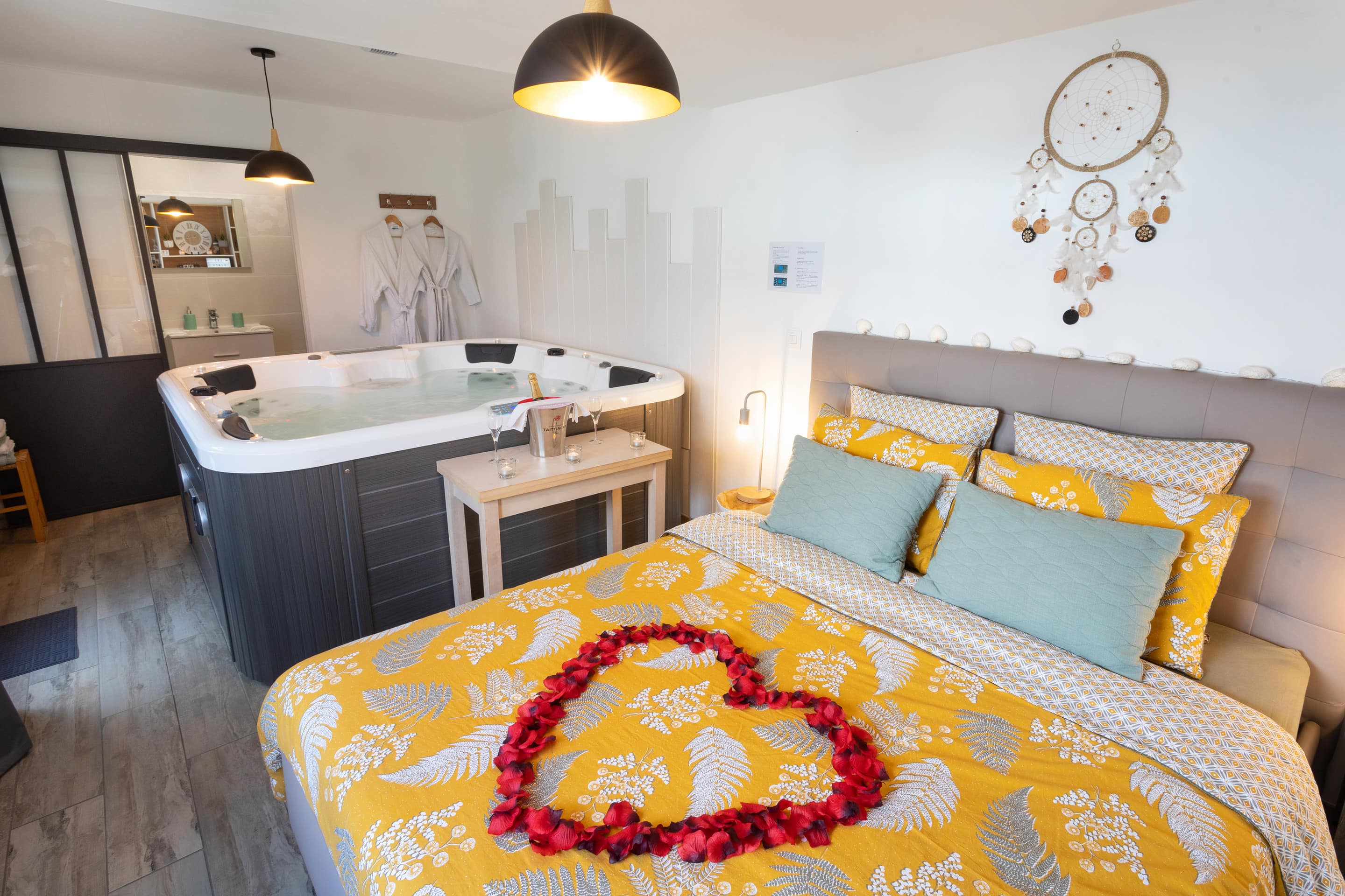 Un jacuzzi privatif en Île-de-France ? Ça baigne  !