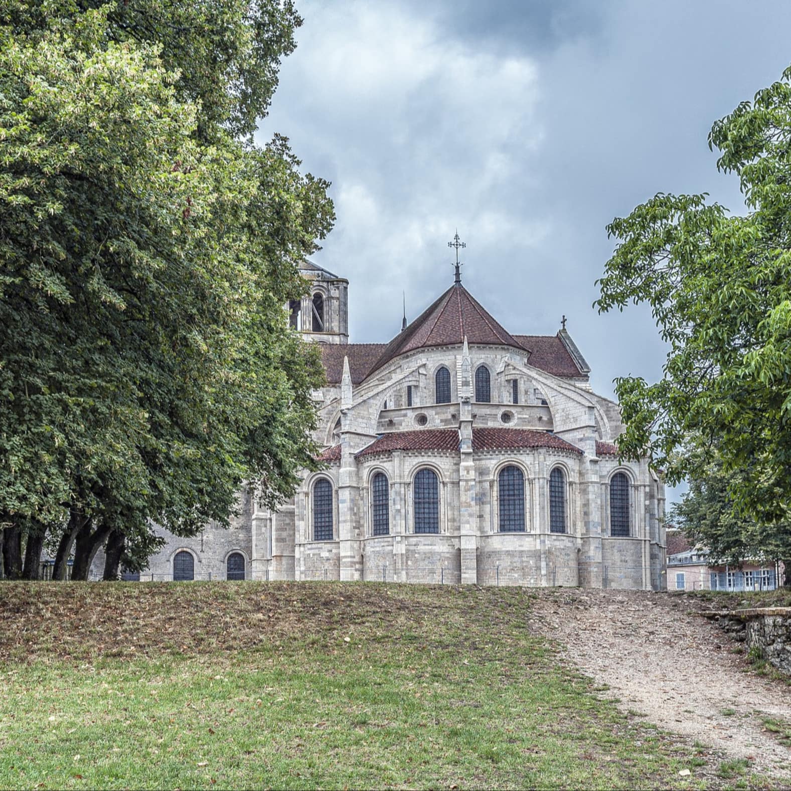 La basilique romane de Vézelay, haut lieu de la chrétienté
