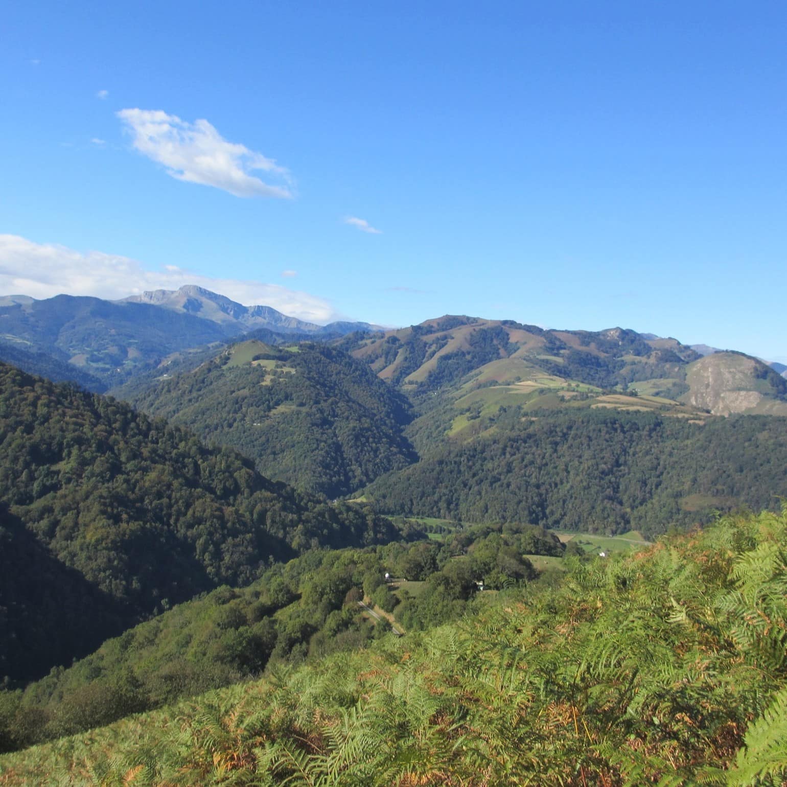 Les Pyrénées basques offrent des randonnées et des balades avec des points de vue saisissants !