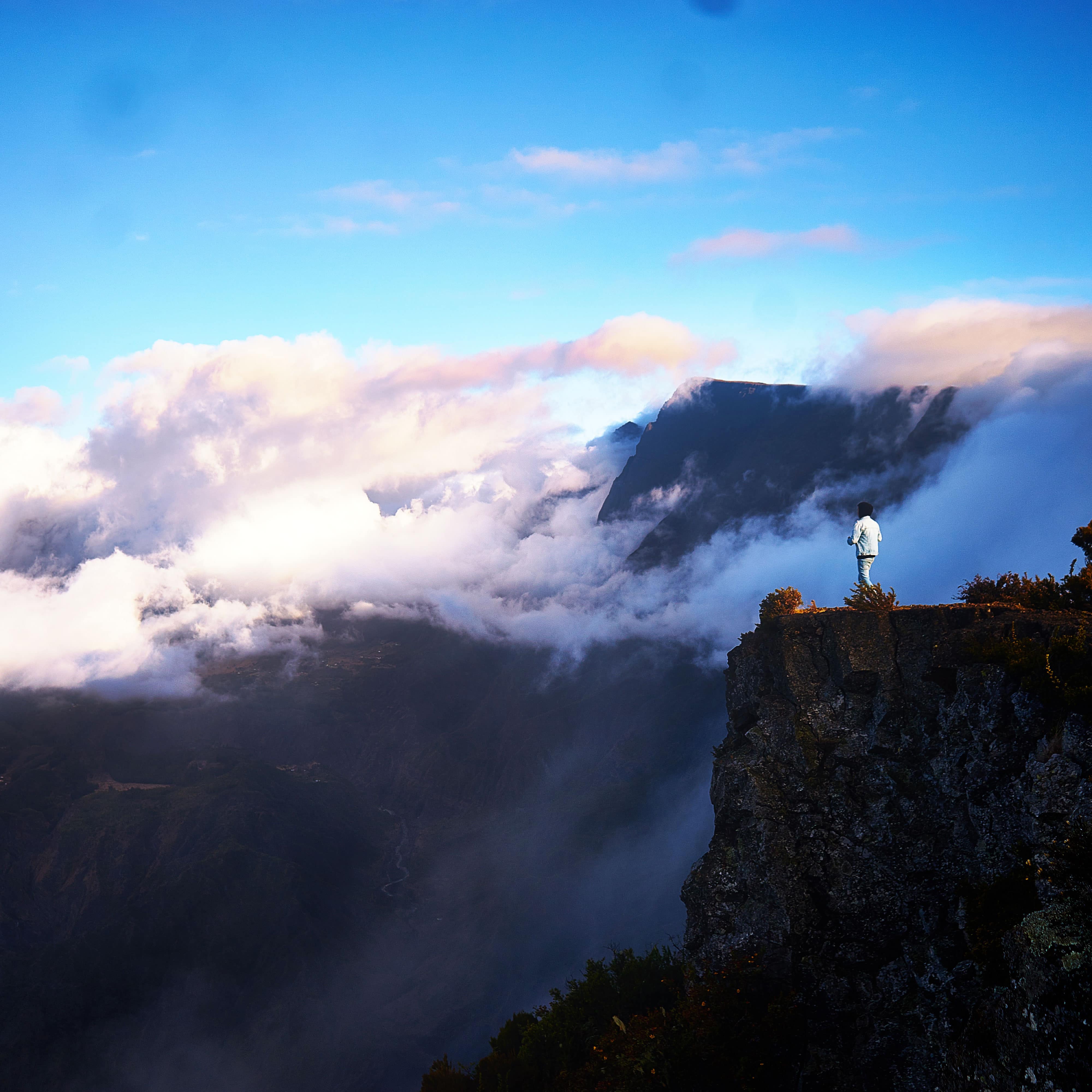 Gîtes français des îles : aventurez-vous sur les randonnées de l’île de La Réunion pour des paysages à couper le souffle