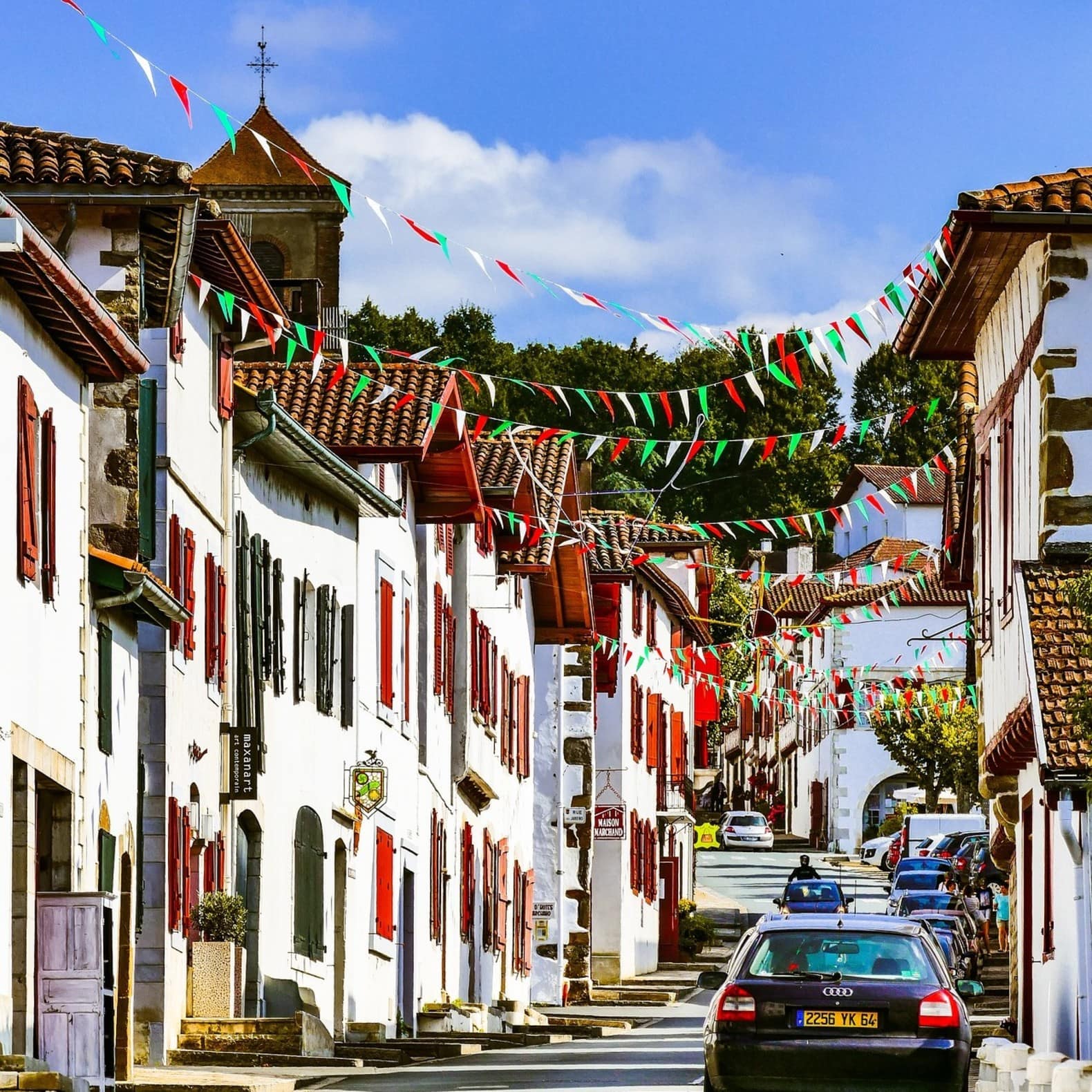 Les rues pavoisées pour la feria qui s’annonce !