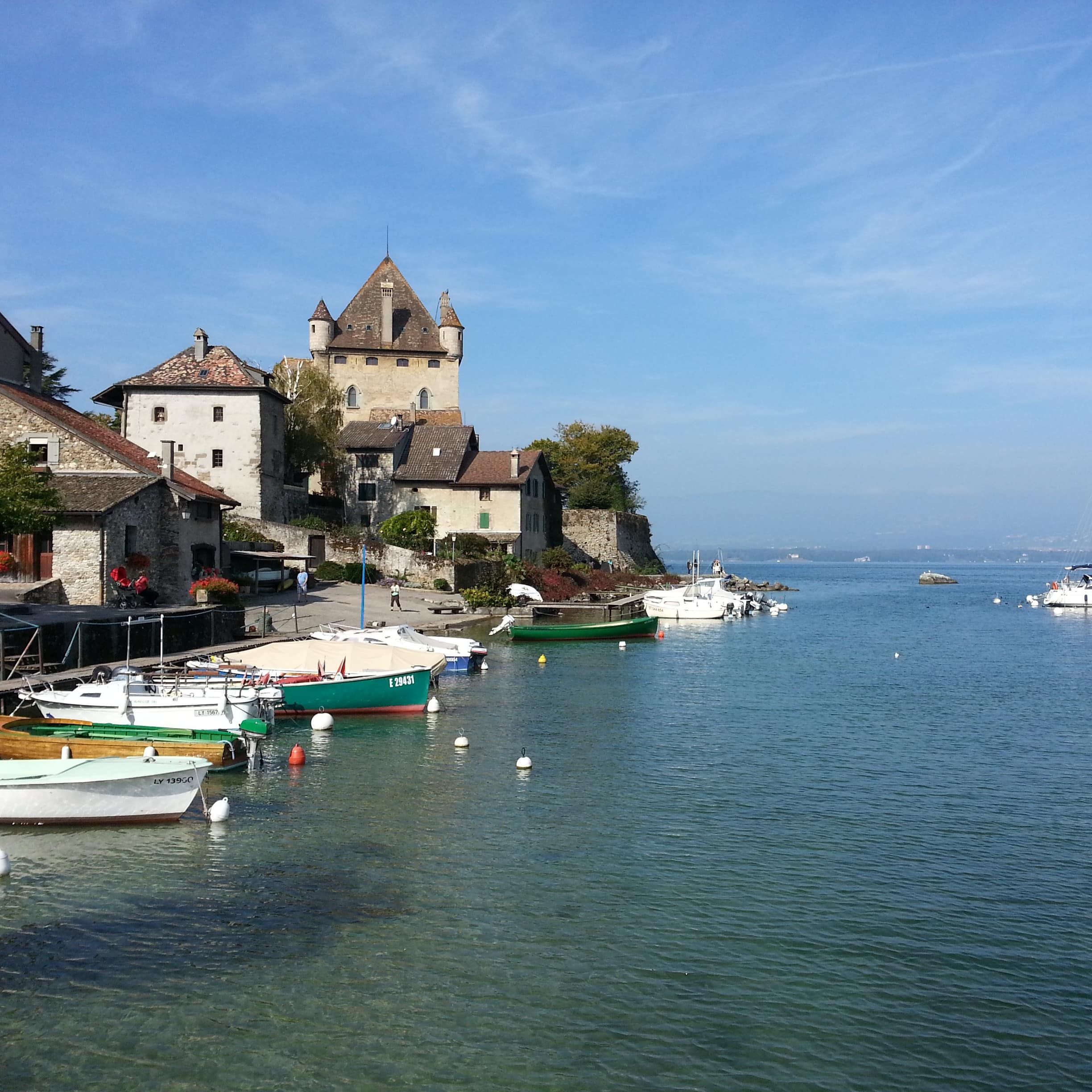 Yvoire et son superbe château, sur le lac Léman