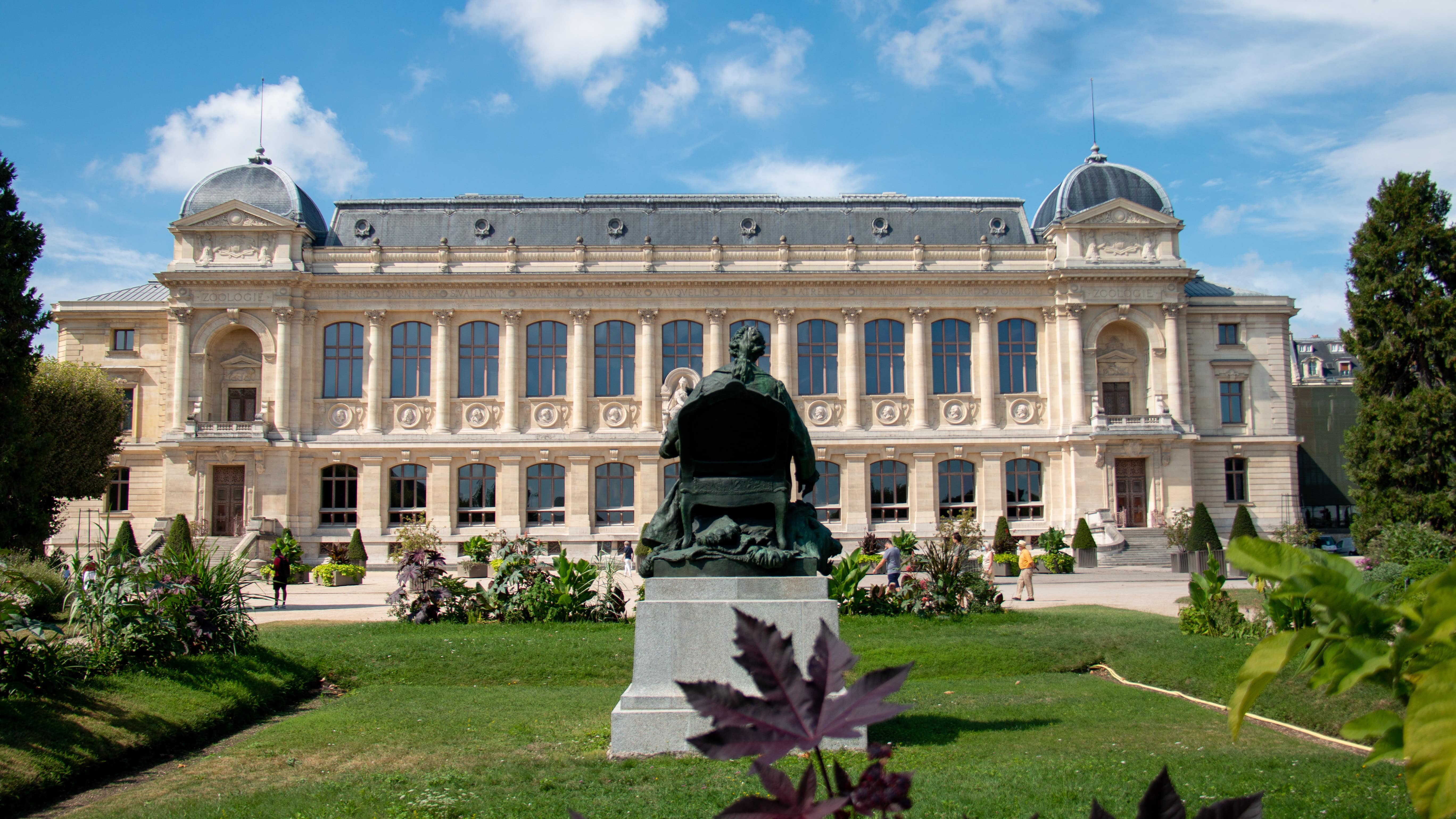 Façade du bâtiment abritant la grande galerie de l’Évolution