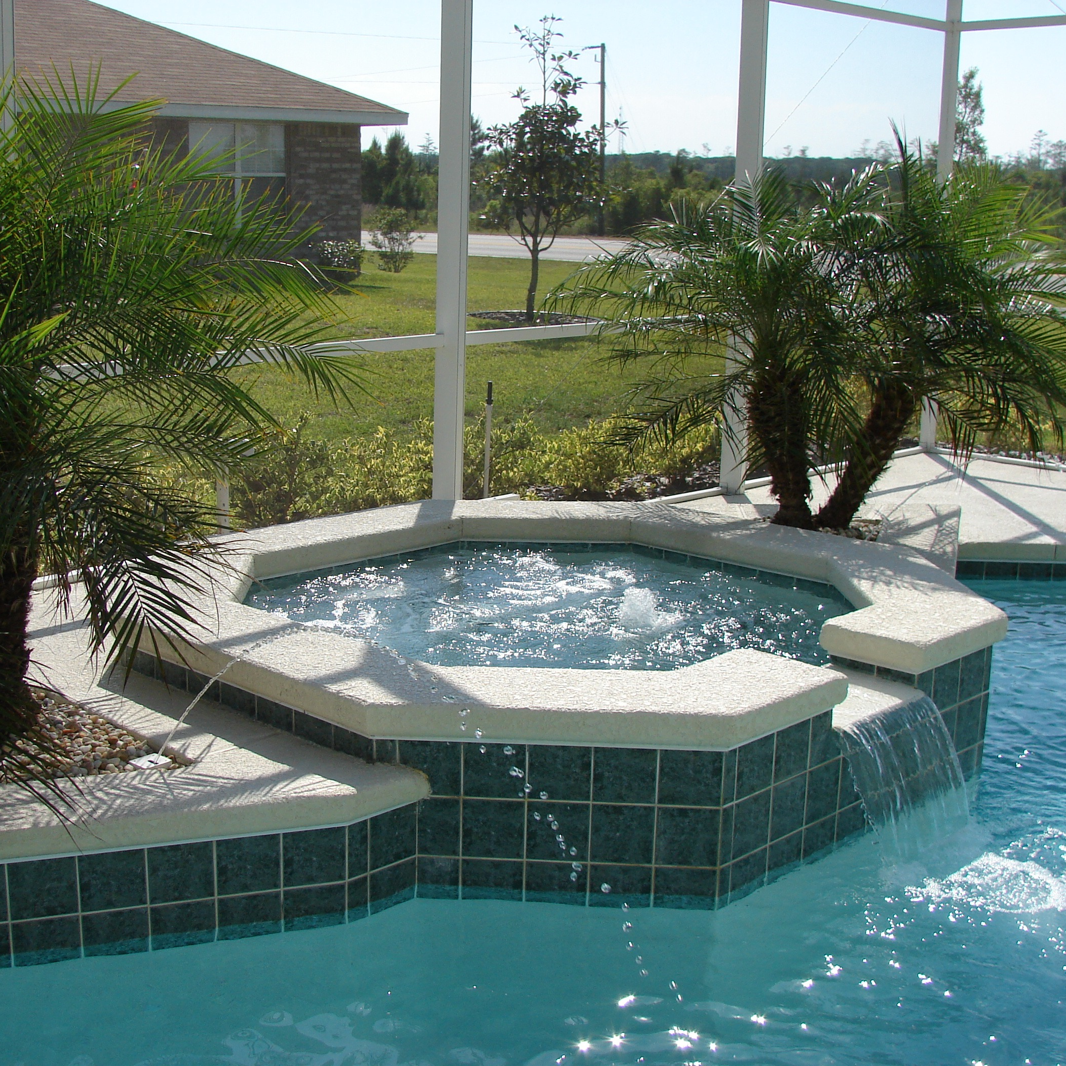 Piscine et jacuzzi intérieurs, gîte avec jacuzzi