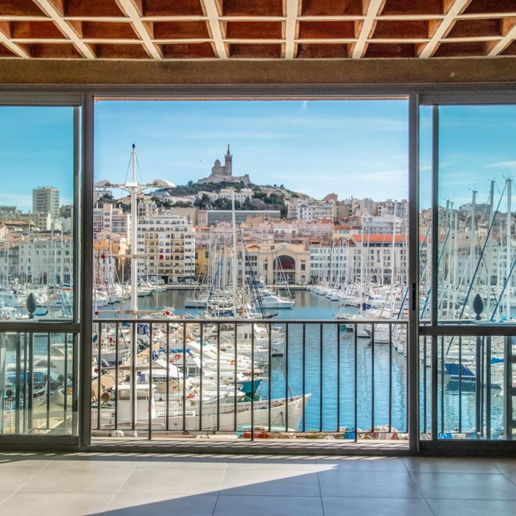 Appartement avec vue sur le port de Marseille